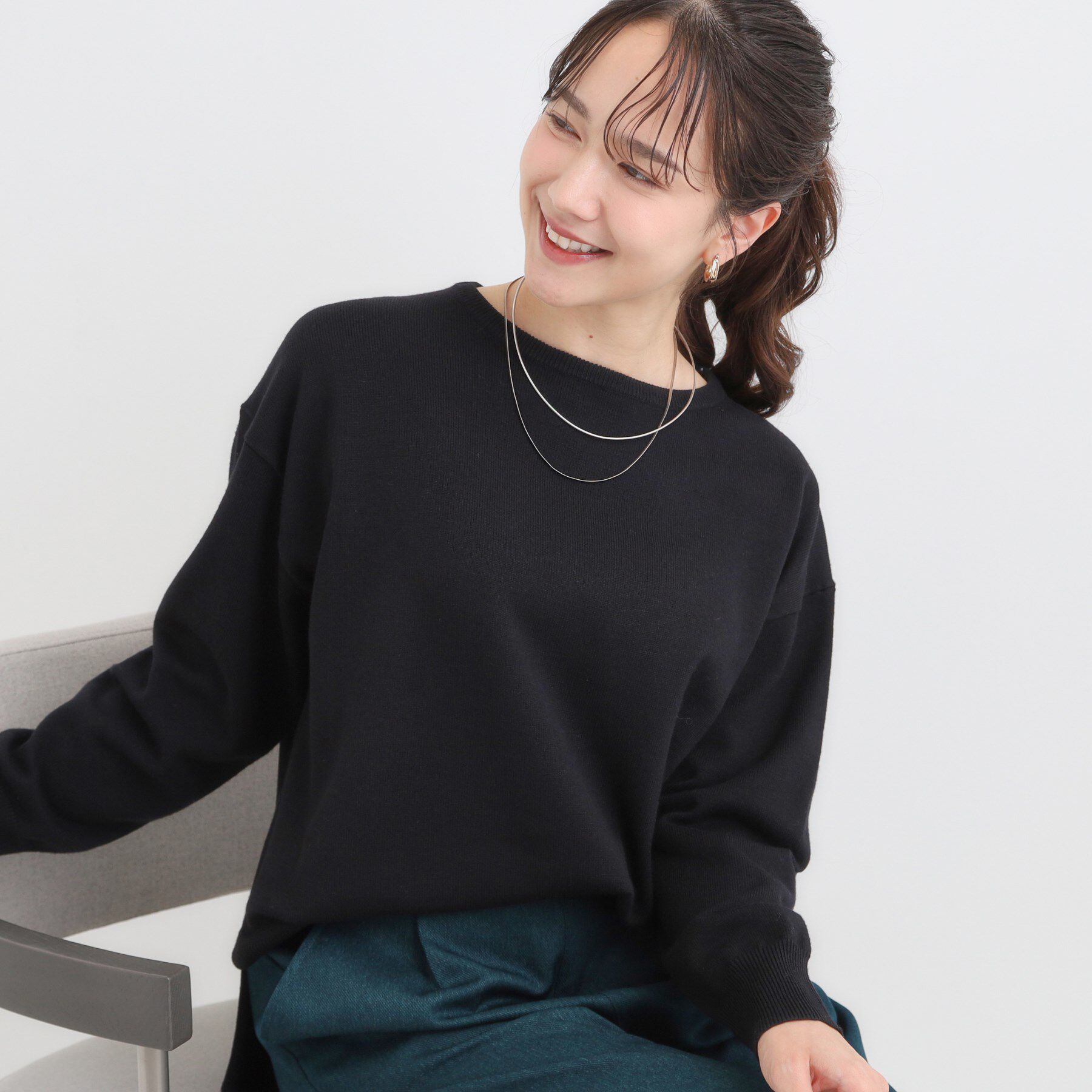 SHOO･LA･RUE「【洗濯機可/毛玉レス】アウトスタイルもきれいに決まる サイドスリットニット【CIRCRIC】」|ニット・セーター|ブラック(019)