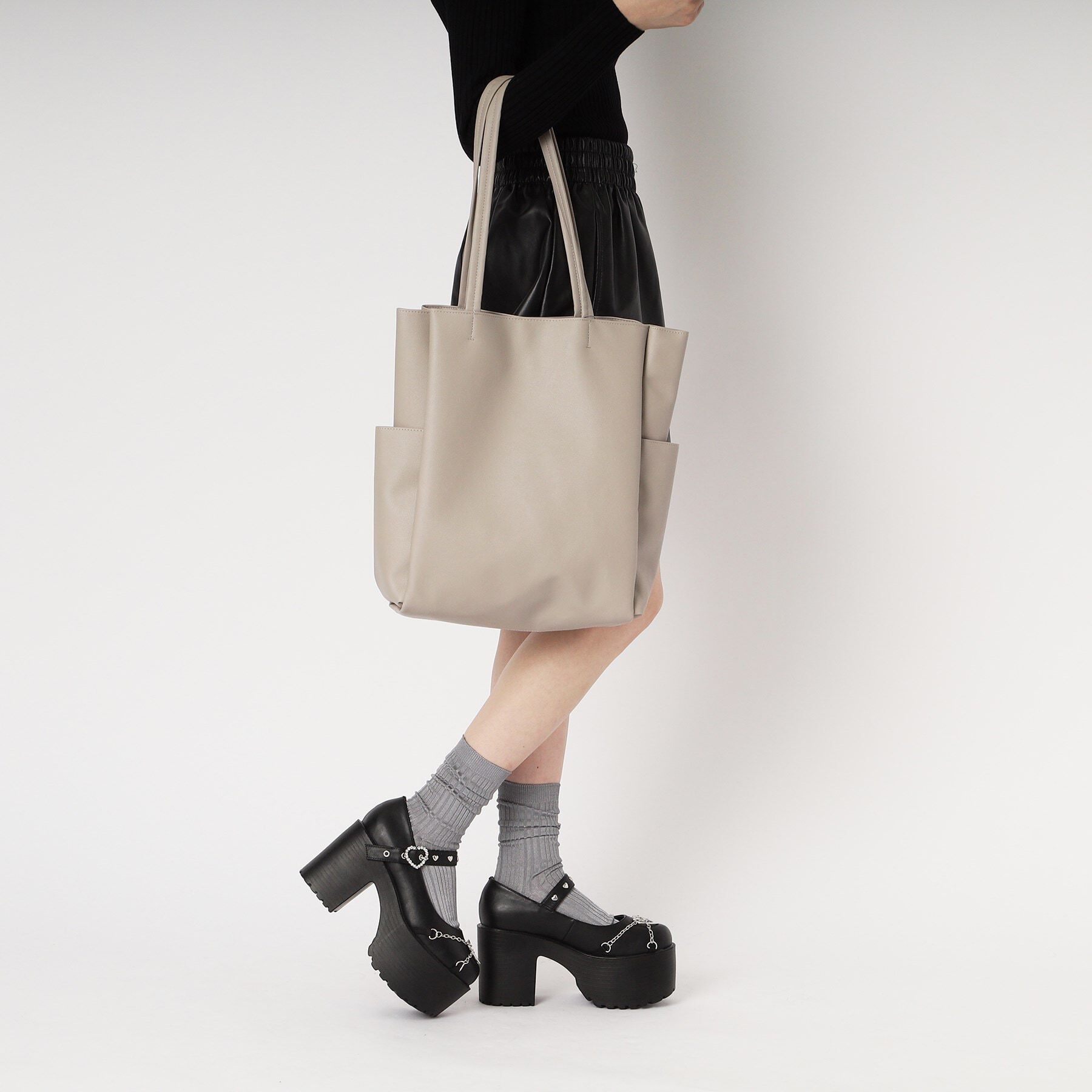 csT&P「厚底ハート付きチェーンパンプス 24SS」|パンプス|