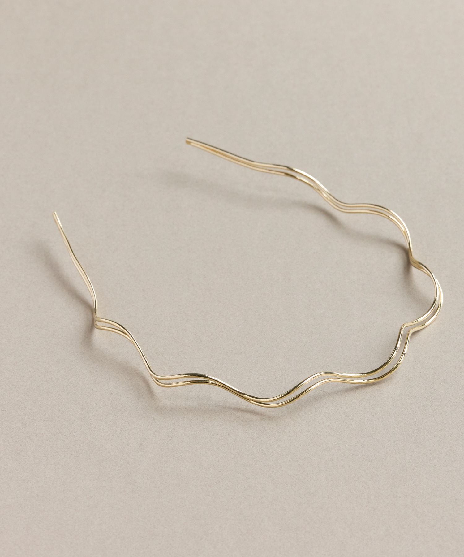 Phoebe「2ラインウェーブメタルカチューシャ　ゴールド」|カチューシャ|