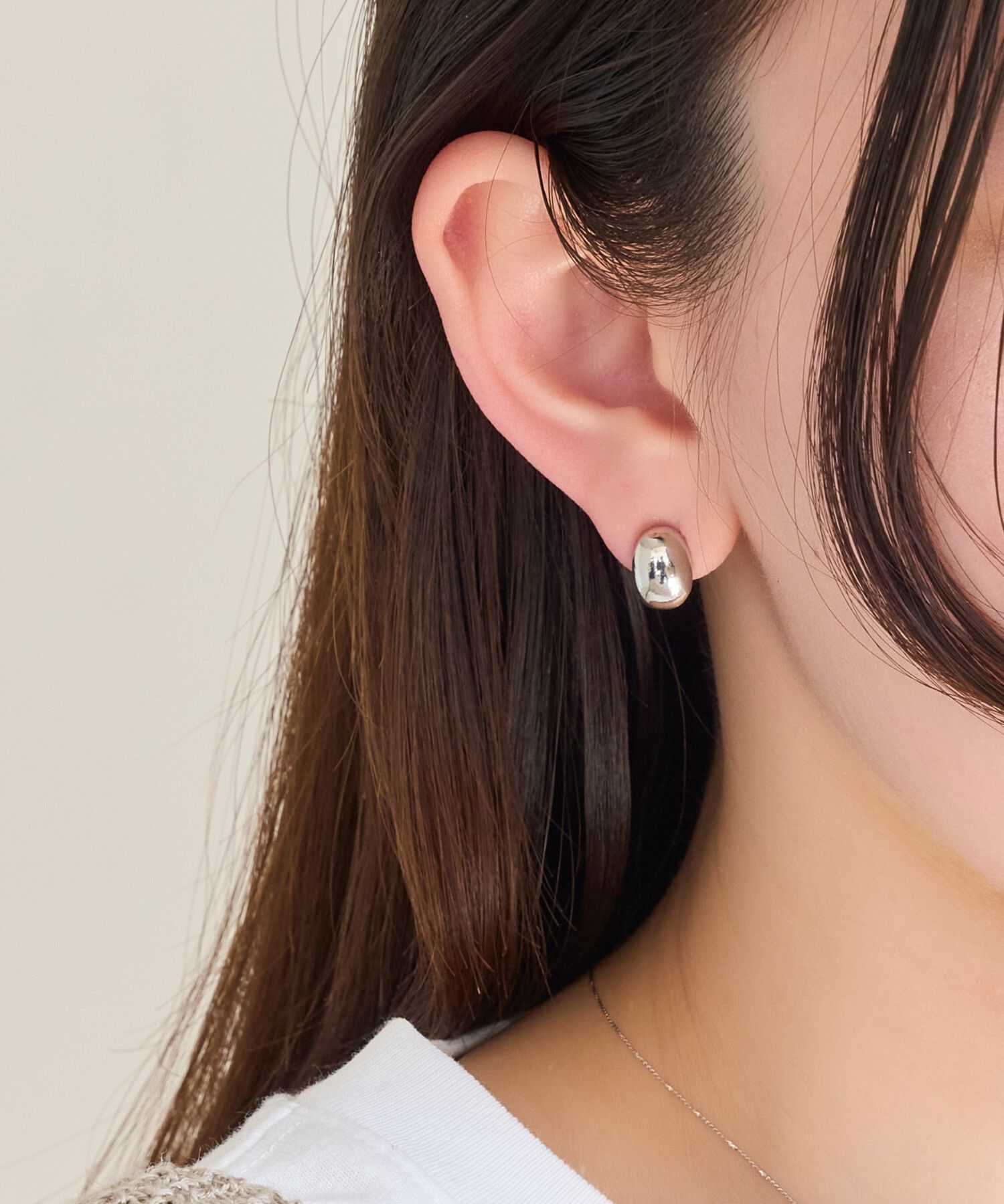 Phoebe「【ピアス見えシリーズ/金属アレルギー対応】オーバルフープスナップイヤリング　シルバー」|イヤリング|