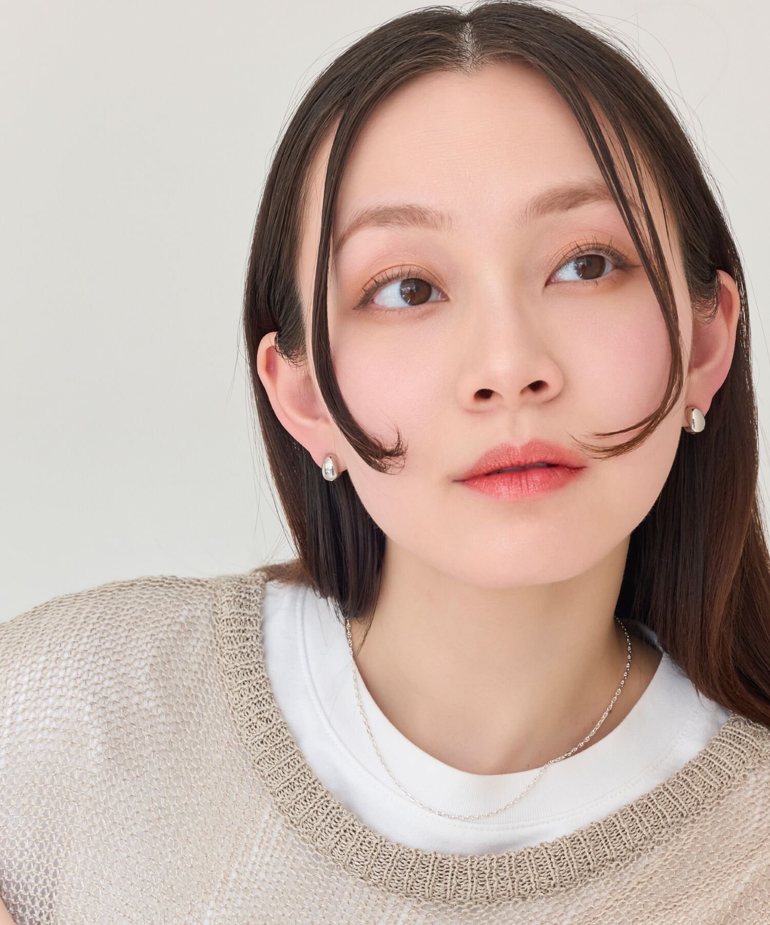 Phoebe「【ピアス見えシリーズ/金属アレルギー対応】オーバルフープスナップイヤリング　シルバー」|イヤリング|