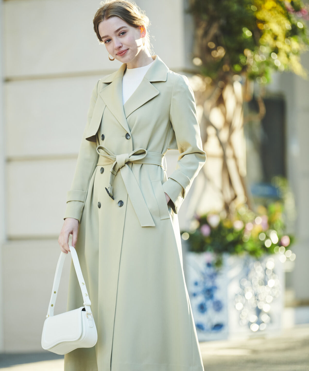 アンドクチュール「バックフレアドレープトレンチコート」|トレンチコート|