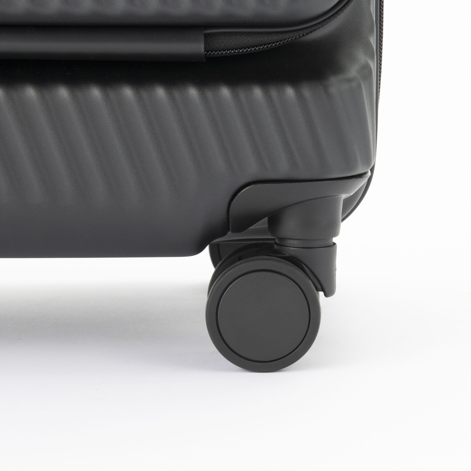 W&.Day/Night「W&.Day/Night ピーロ スーツケース 機内持ち込みサイズ 32/40リットル 05421」|キャリーケース|