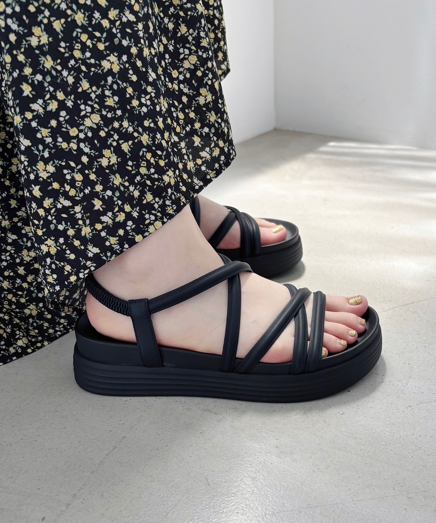 ORiental TRaffic「●2025春夏新作●クロスストラップ軽量ソールサンダル/51218 柔らかい フィット 人気 トレンド」|サンダル|