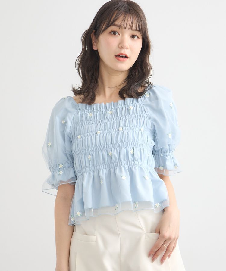 earth music&ecology「フラワー刺繍シャーリングプルオーバー」|シャツ・ブラウス|