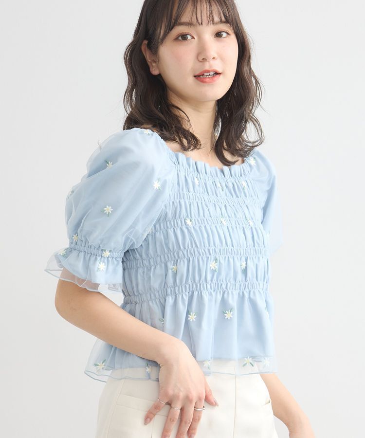 earth music&ecology「フラワー刺繍シャーリングプルオーバー」|シャツ・ブラウス|