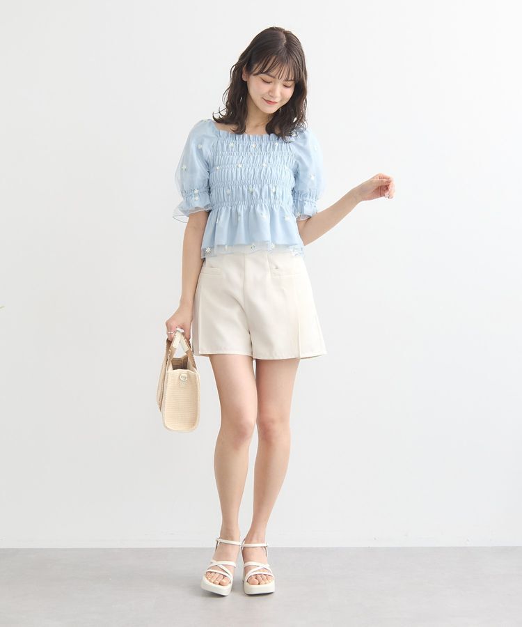 earth music&ecology「フラワー刺繍シャーリングプルオーバー」|シャツ・ブラウス|