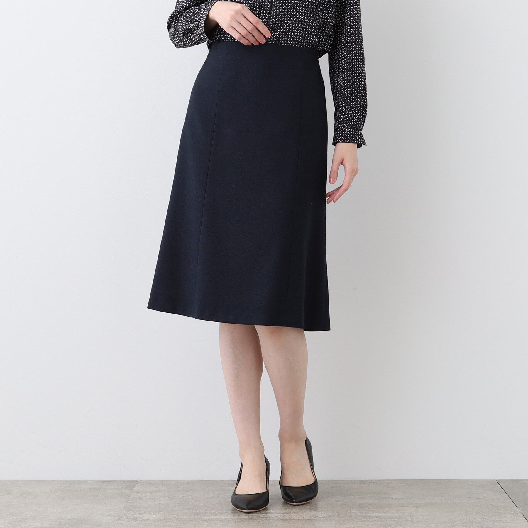 INDIVI「【洗える】ストレッチツィ―ドセミフレアスカート」|スカート|ネイビー(094)