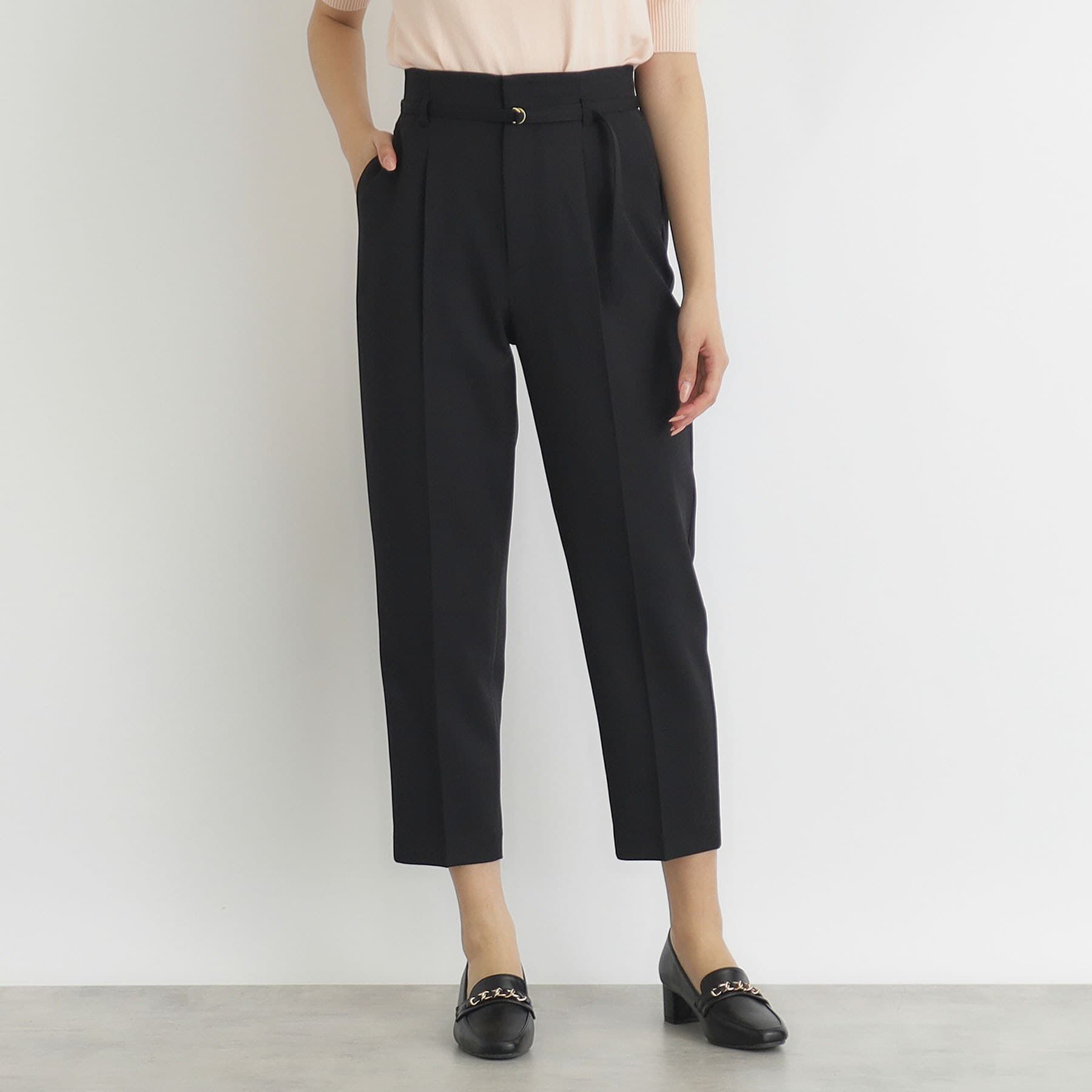 index「ストレッチベルテッドテーパードパンツ【吸水速乾／防シワ／洗濯機洗い可】」|その他|ブラック(019)