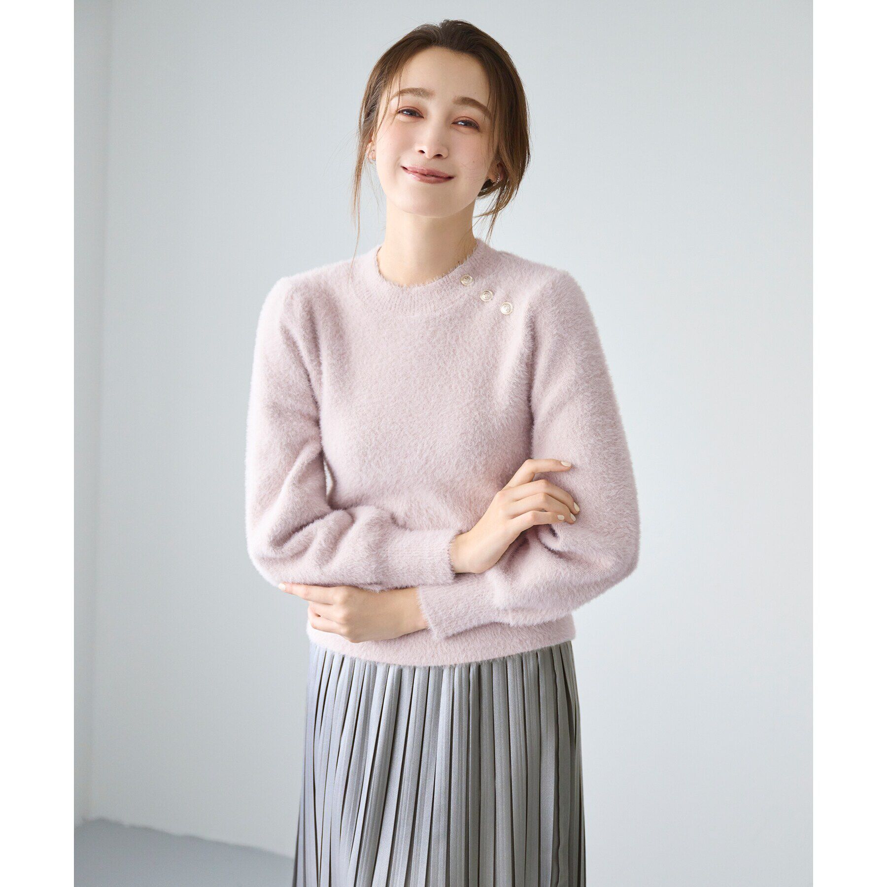 index「ゴールドボタンパフスリーブラメフェザーニット【洗濯機洗い可】」|ニット・セーター|