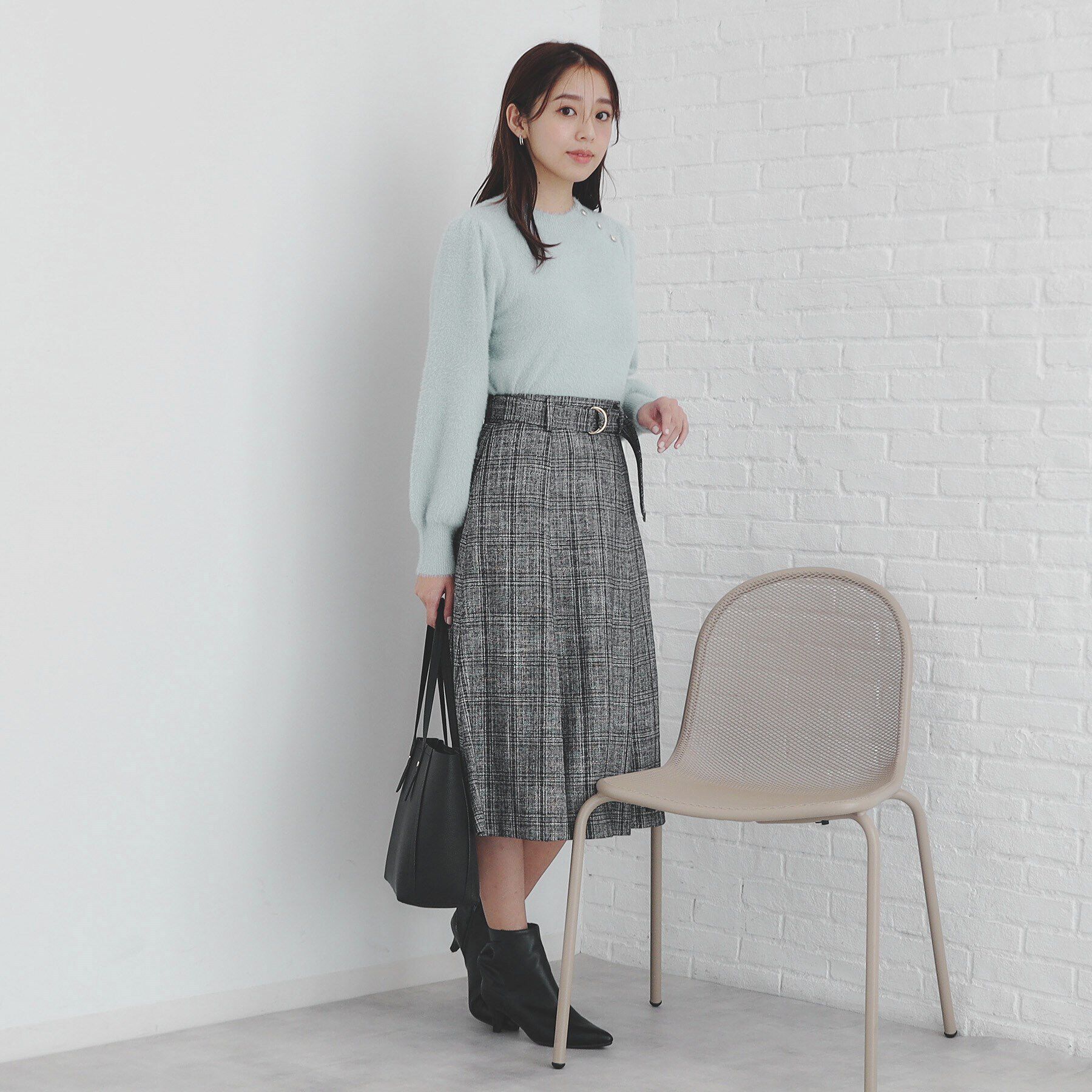 index「ゴールドボタンパフスリーブラメフェザーニット【洗濯機洗い可】」|ニット・セーター|