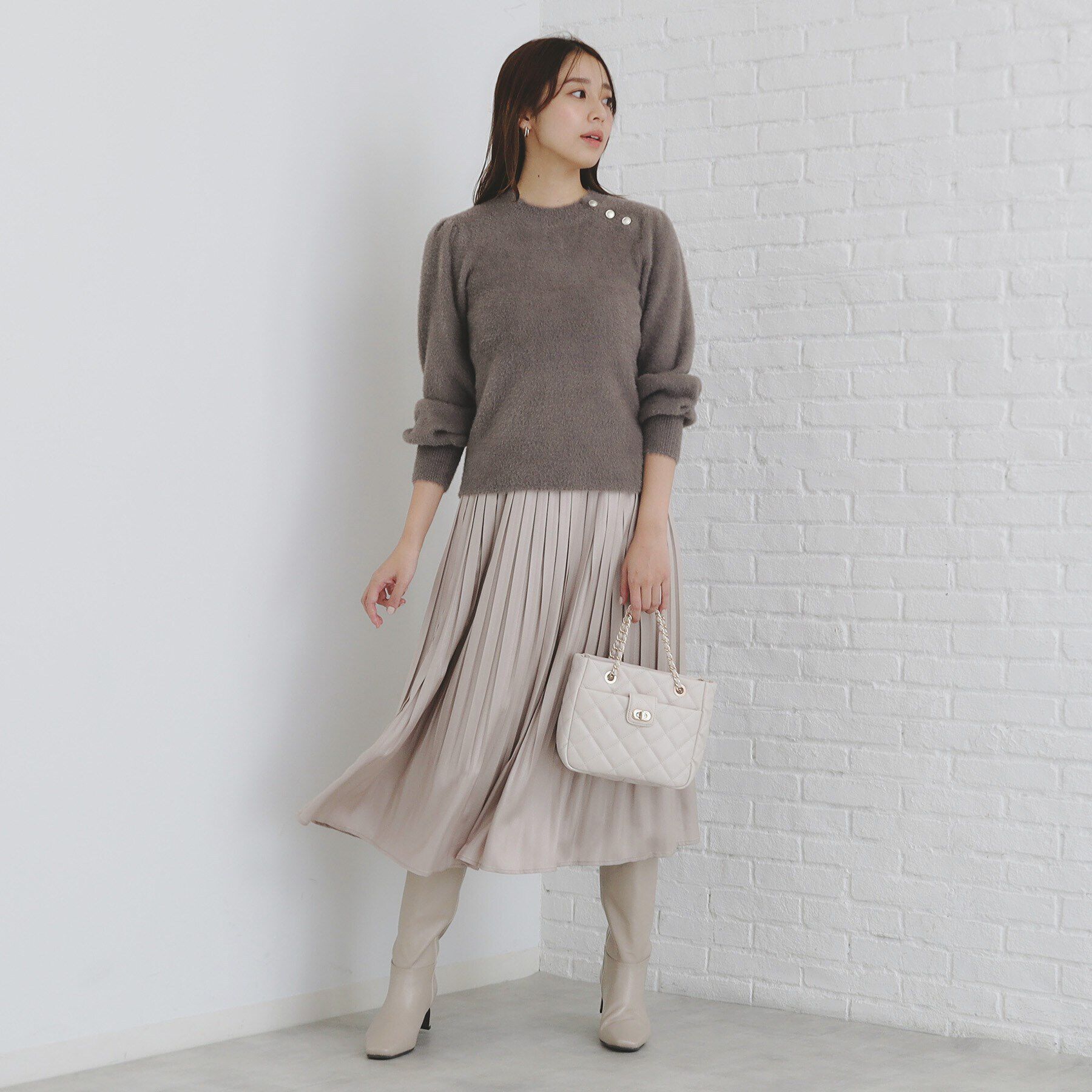 index「ゴールドボタンパフスリーブラメフェザーニット【洗濯機洗い可】」|ニット・セーター|