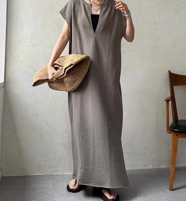  「【SAKURA 企画】【一部WEB限定カラー】深Vスウェットワンピース」|ワンピース|