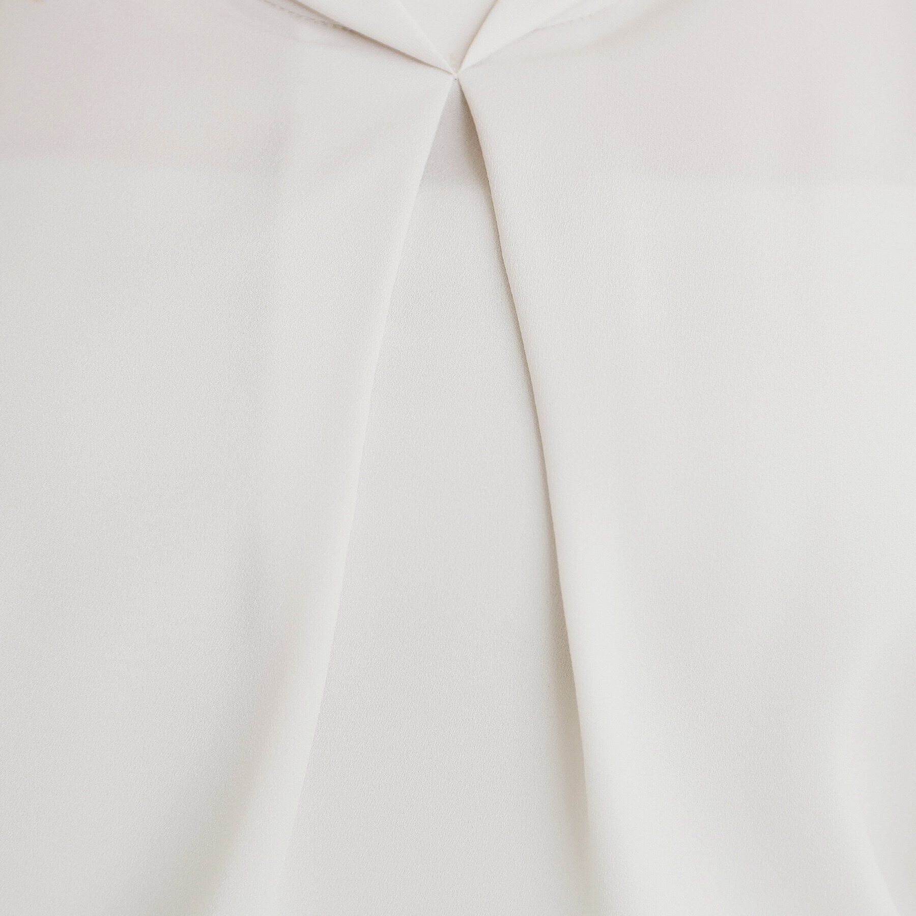 index「タックロールVネックブラウス【洗濯機洗い可/イージーアイロン/防シワ】」|シャツ・ブラウス|