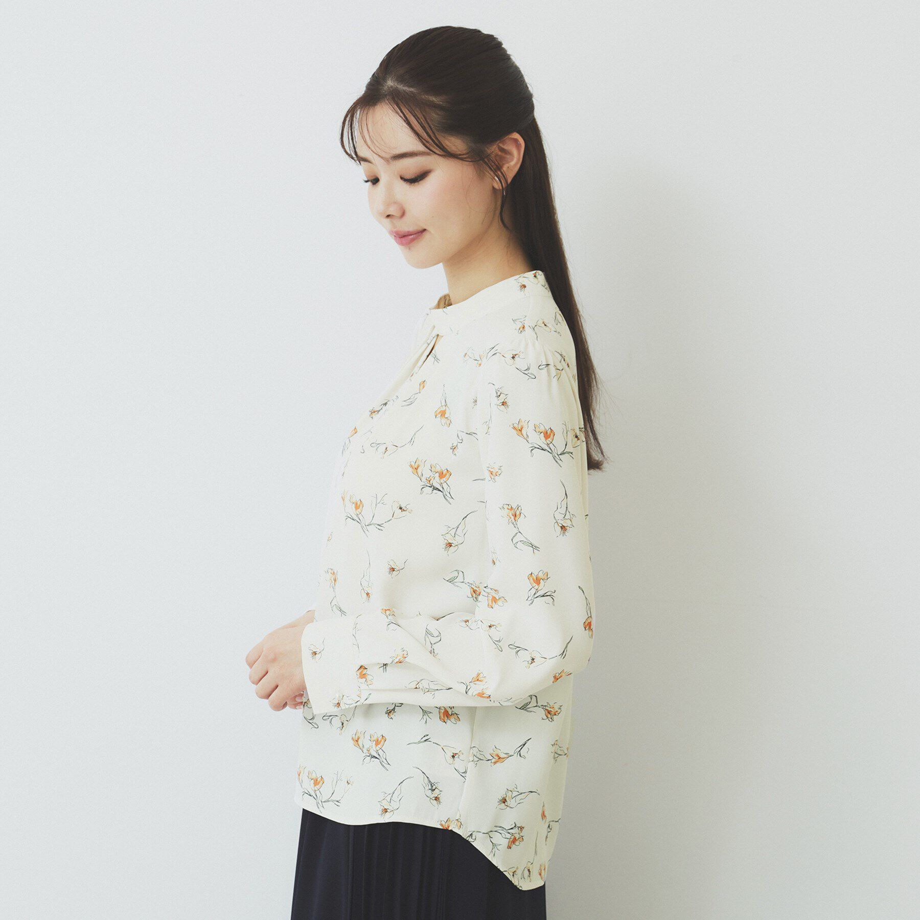 index「ハイネックスリットブラウス【洗濯機洗い可/イージーアイロン】」|シャツ・ブラウス|