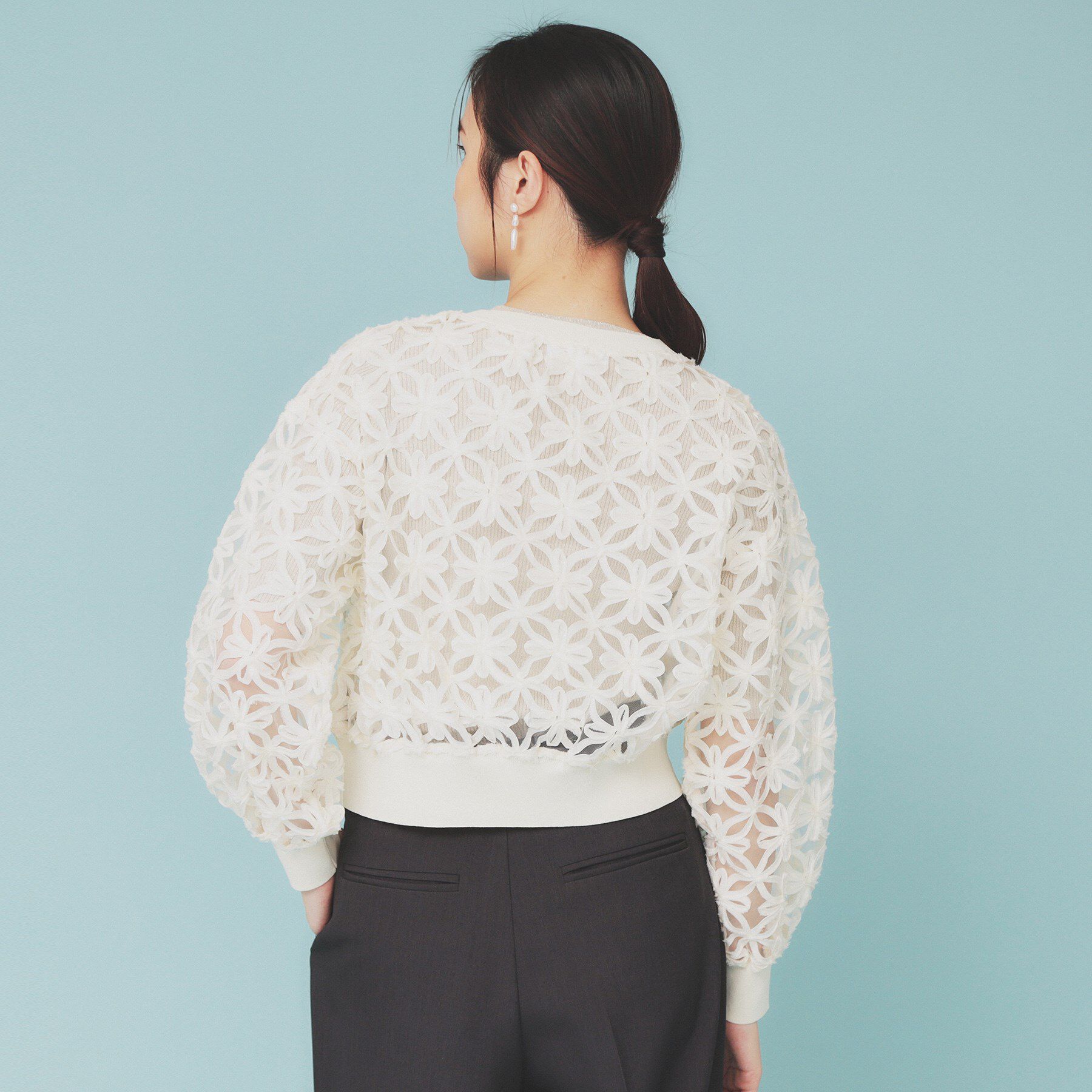 index「《STORY掲載》3Dフラワーショートカーディガン【洗濯機洗い可】」|カーディガン|