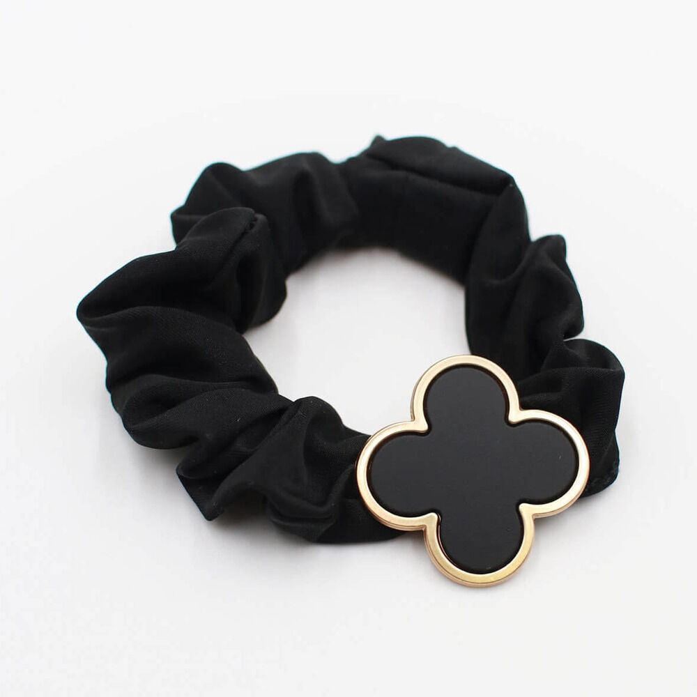 BACKYARD FAMILY「ヘアゴム 子供 クローバー ベロア 通販 シュシュ 髪飾り キッズ 子ども 女の子 卒園式 入園式」|その他|ブラック1