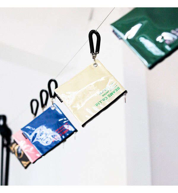 BEAMS「ポリウレタン ロゴ ポーチ S」|ポーチ|OFF_WHITE
