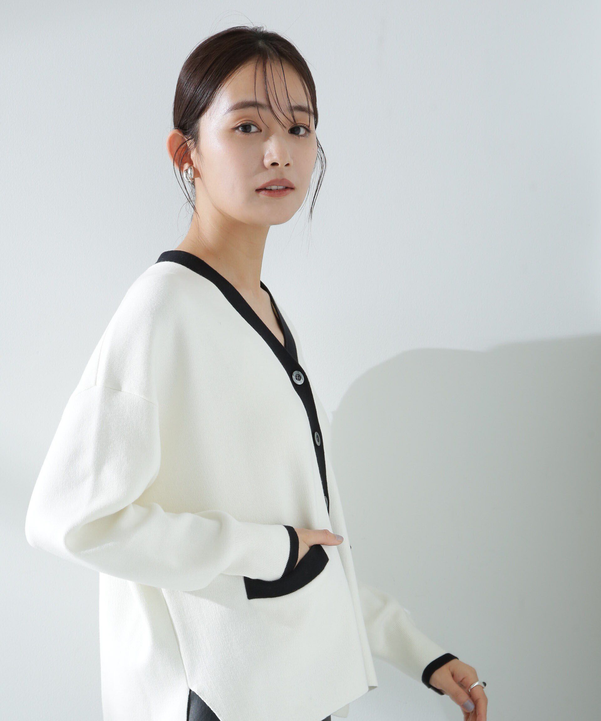 nano･universe「バイカラースムースカーディガン」|ニット・セーター|