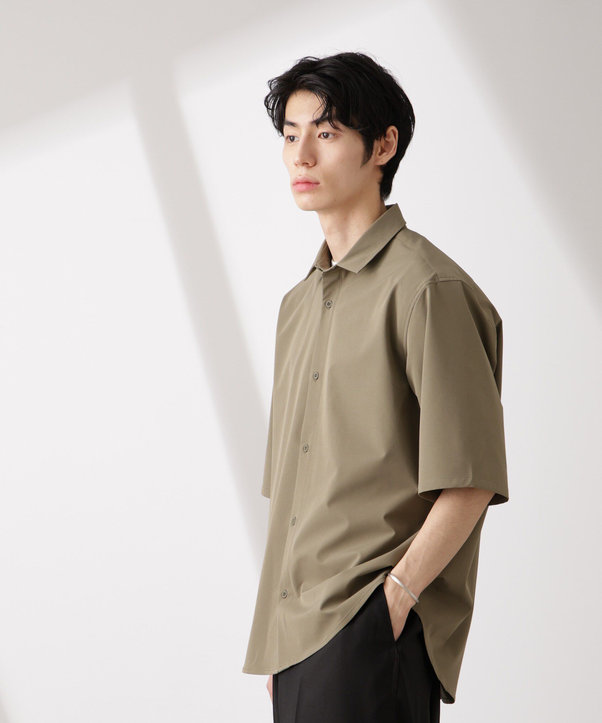 nano･universe「ライトウェイトストレッチ シャツ半袖」|シャツ・ブラウス|カーキ