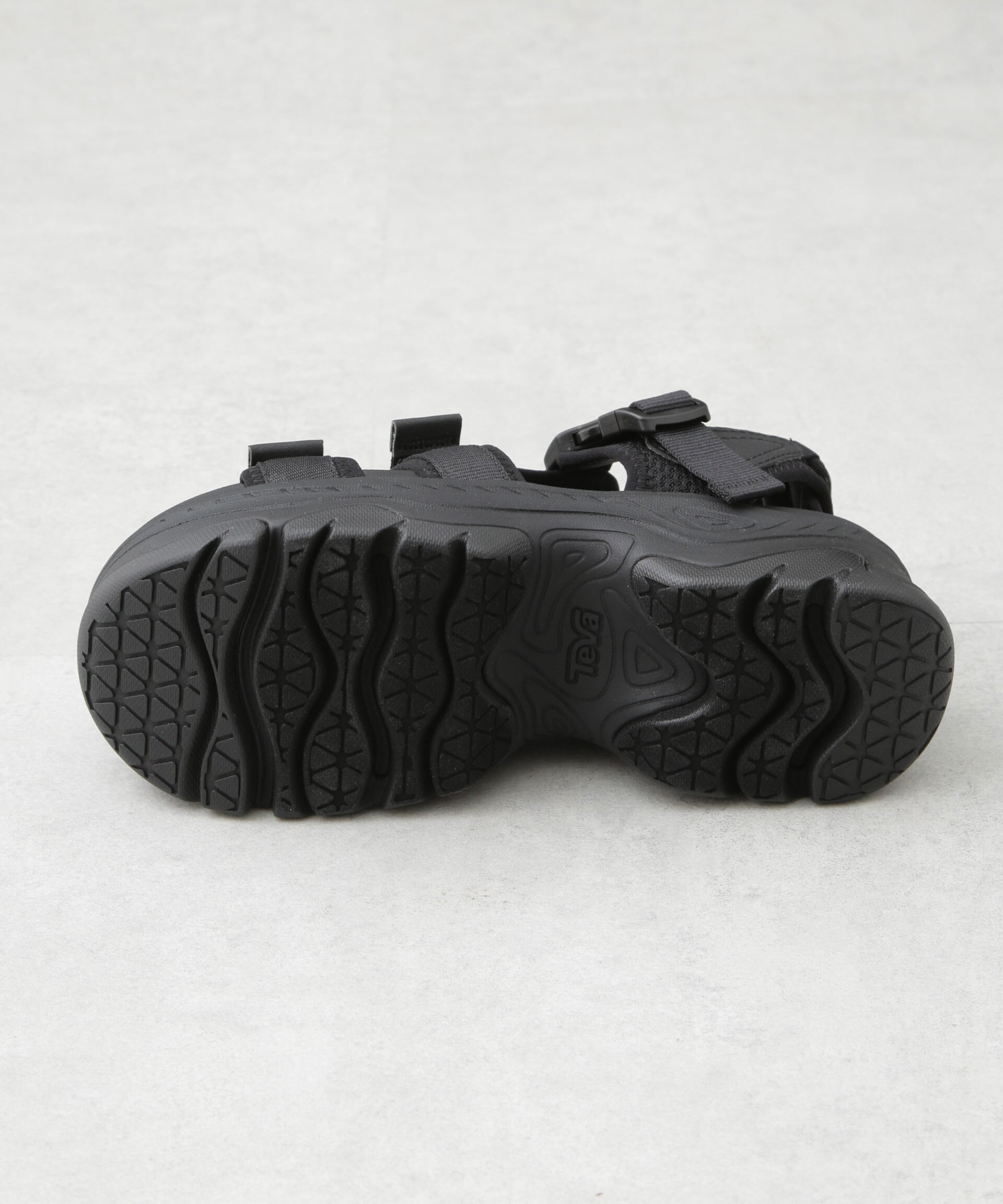 nano･universe「Teva/Hurricane Ampsole Gaila」|サンダル|