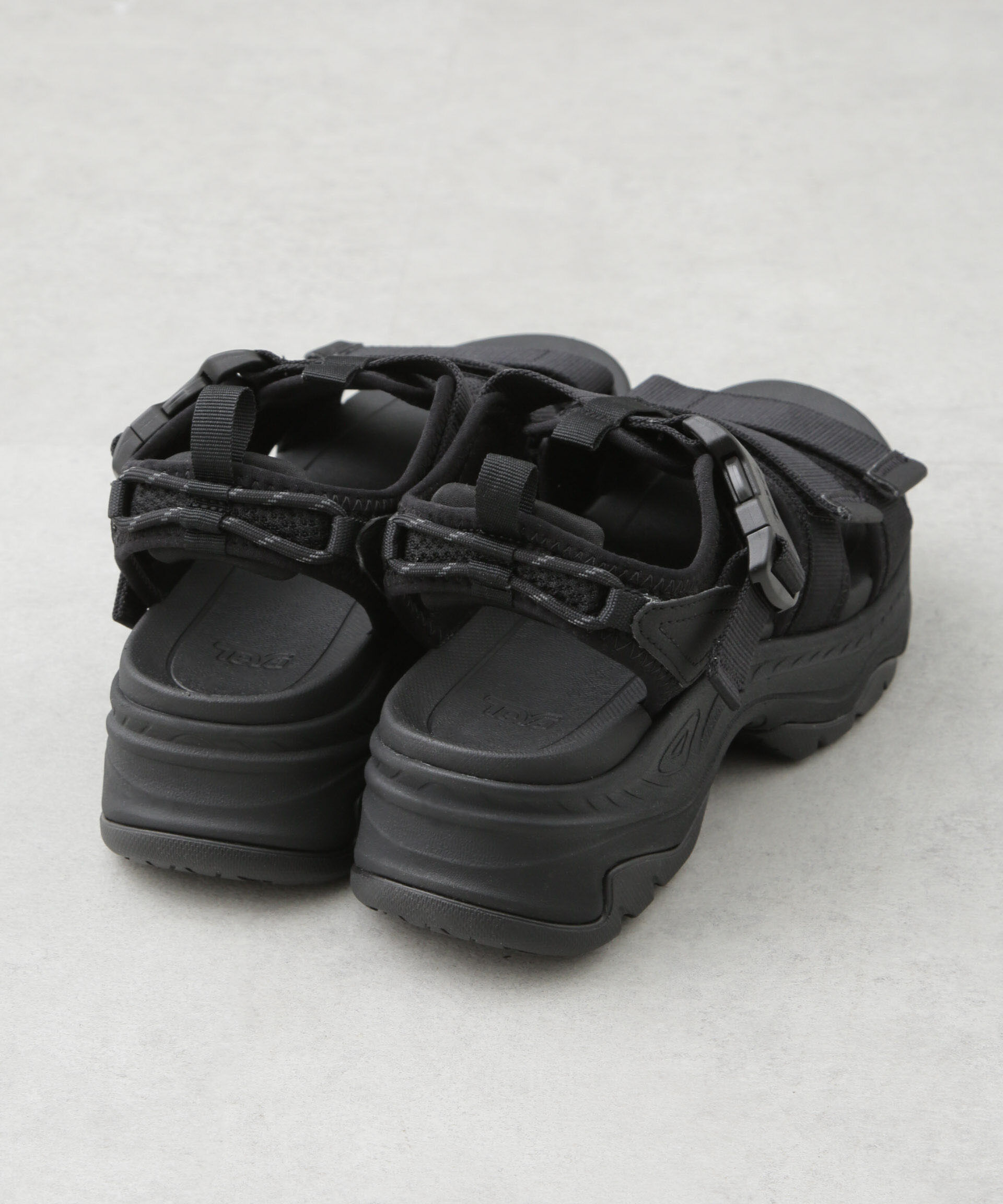 nano･universe「Teva/Hurricane Ampsole Gaila」|サンダル|