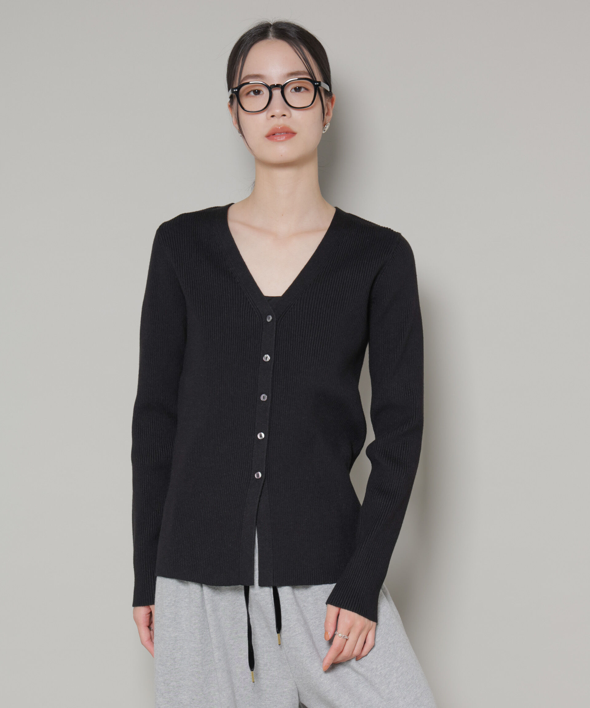 nano･universe「裾スリットVネックリブカーディガン」|ニット・セーター|