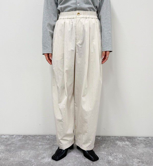 fredy emue「ナイロンギャザータックパンツ」|チノ|