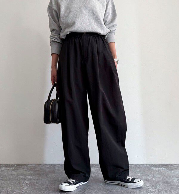 fredy emue「ナイロンギャザータックパンツ」|チノ|