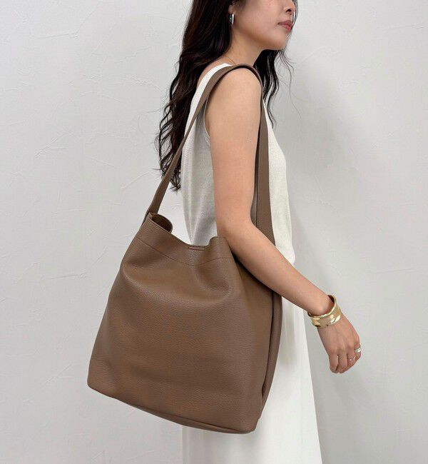 fredy emue「フェイクレザーワンショルバッグ」|ショルダー・メッセンジャー|ベージュ