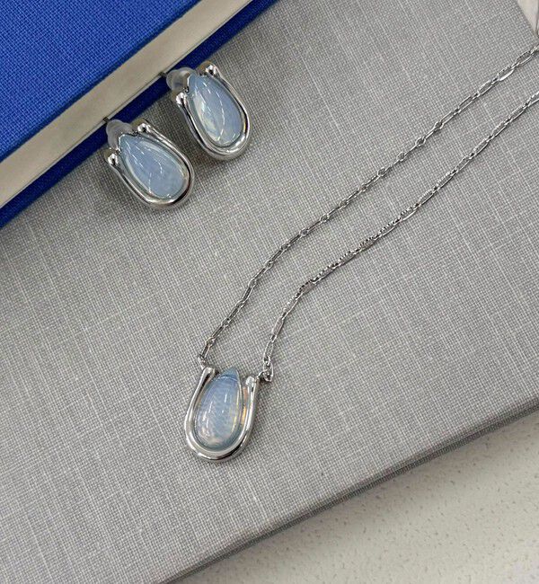 fredy emue「ドロップチューリップネックレス」|ネックレス|ライトブルー