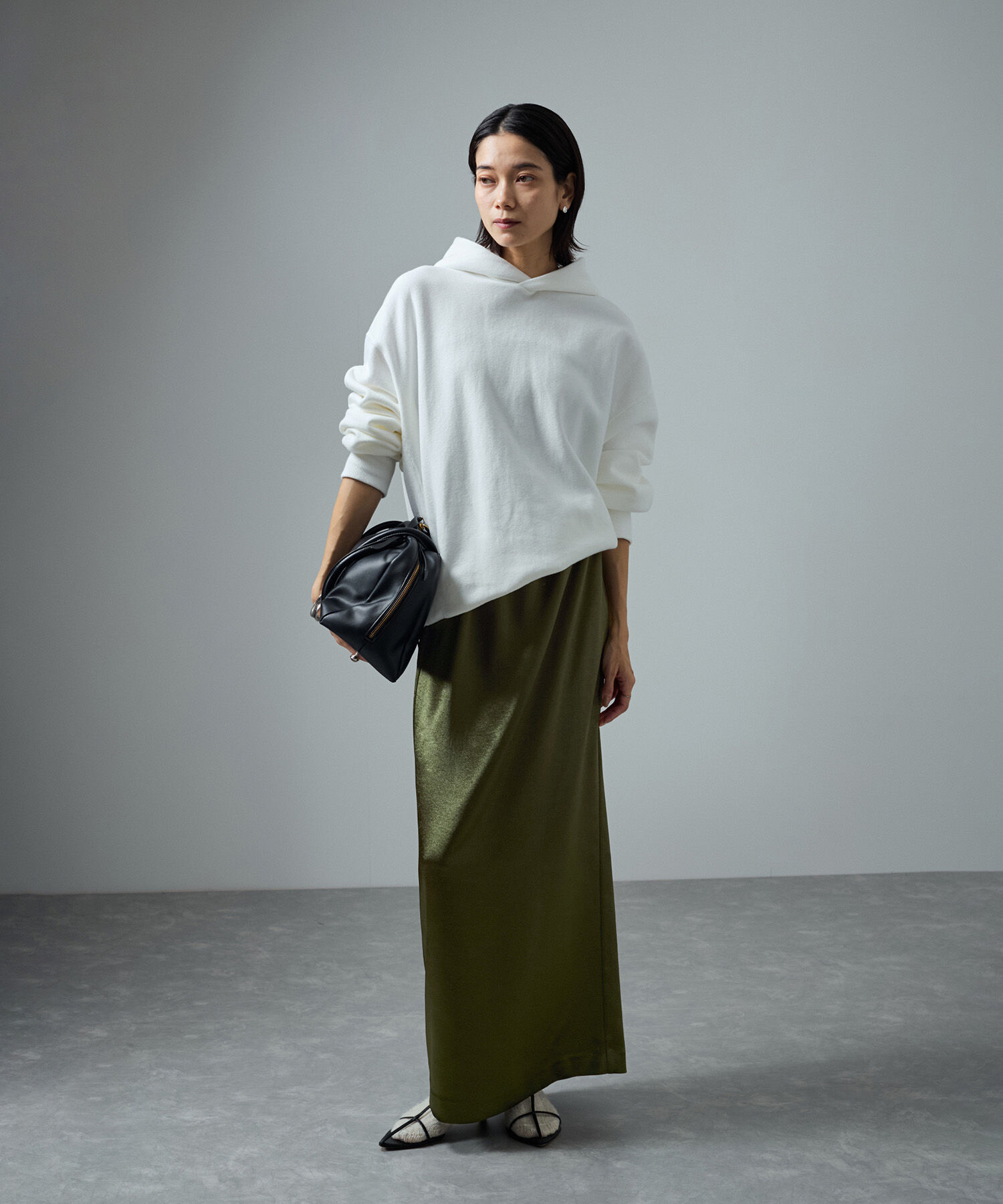 SALON adam et rope'「【追加・サイズ展開あり】シャイニーナロースカート2【洗える】」|スカート|