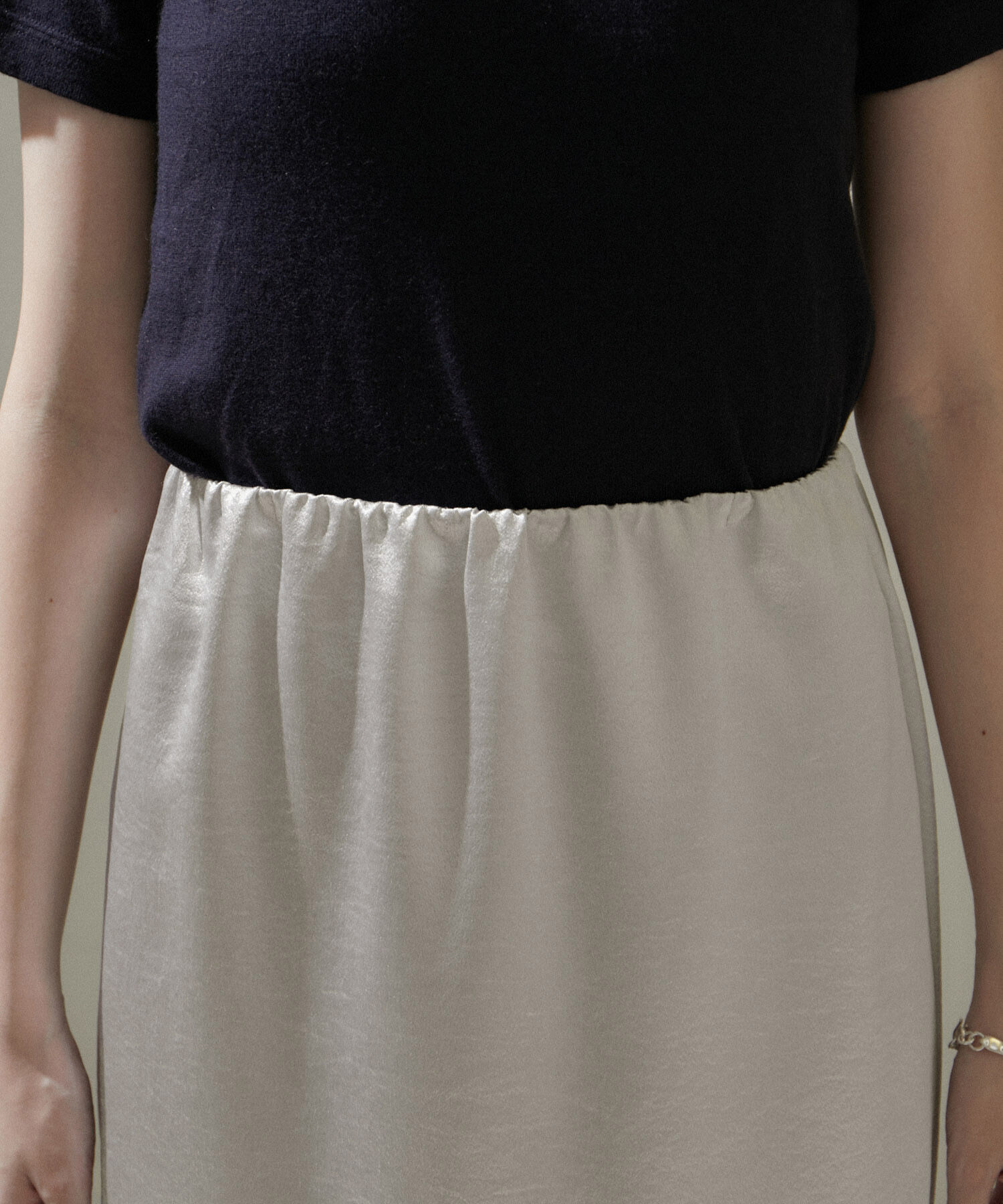 SALON adam et rope'「【追加・サイズ展開あり】シャイニーナロースカート2【洗える】」|スカート|