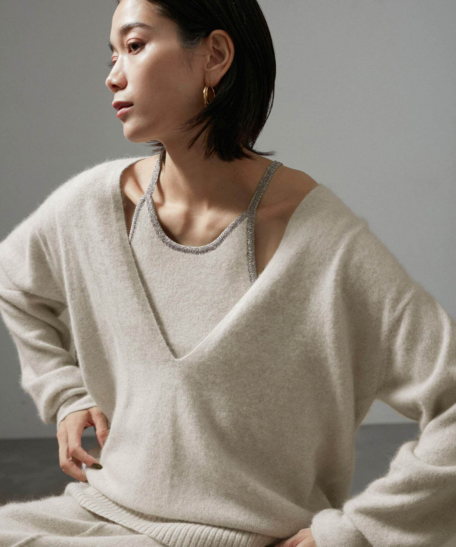 SALON adam et rope'「【セットアップ対応】FOX WOOLラメニットディープVネックプルオーバー」|ニット・セーター|オフホワイト(15)