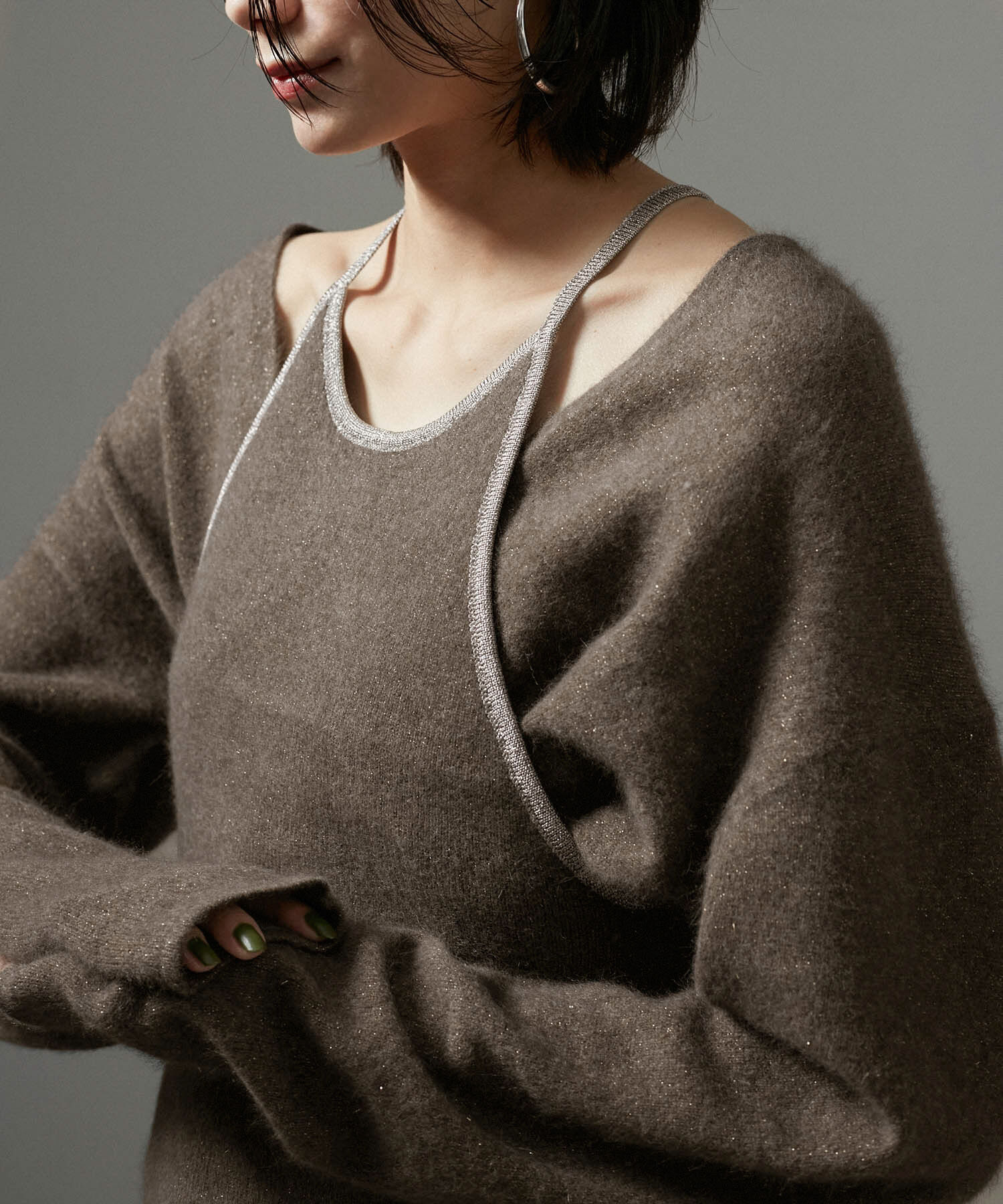 SALON adam et rope'「【セットアップ対応】FOX WOOLラメニットディープVネックプルオーバー」|ニット・セーター|