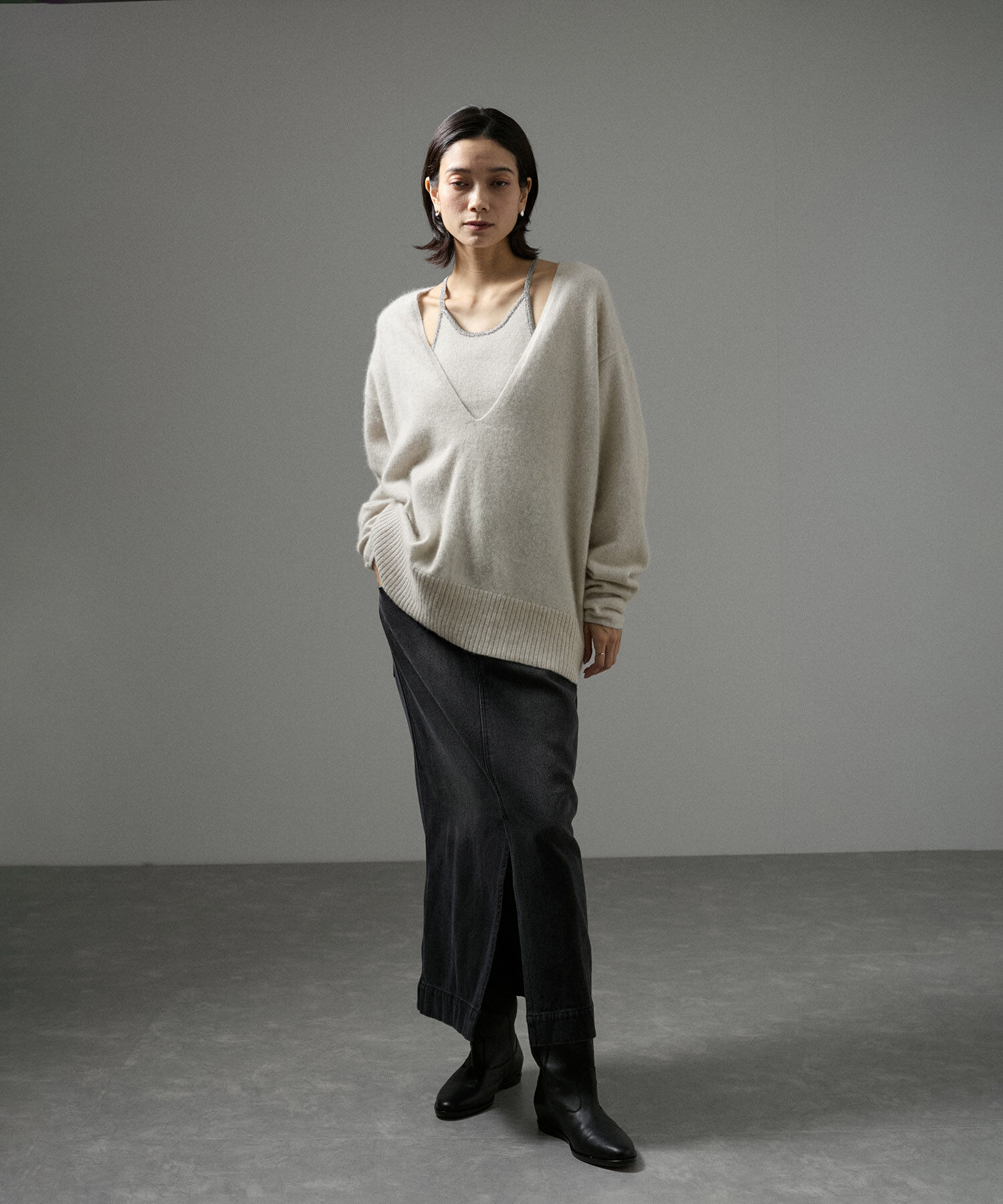 SALON adam et rope'「【セットアップ対応】FOX WOOLラメニットディープVネックプルオーバー」|ニット・セーター|