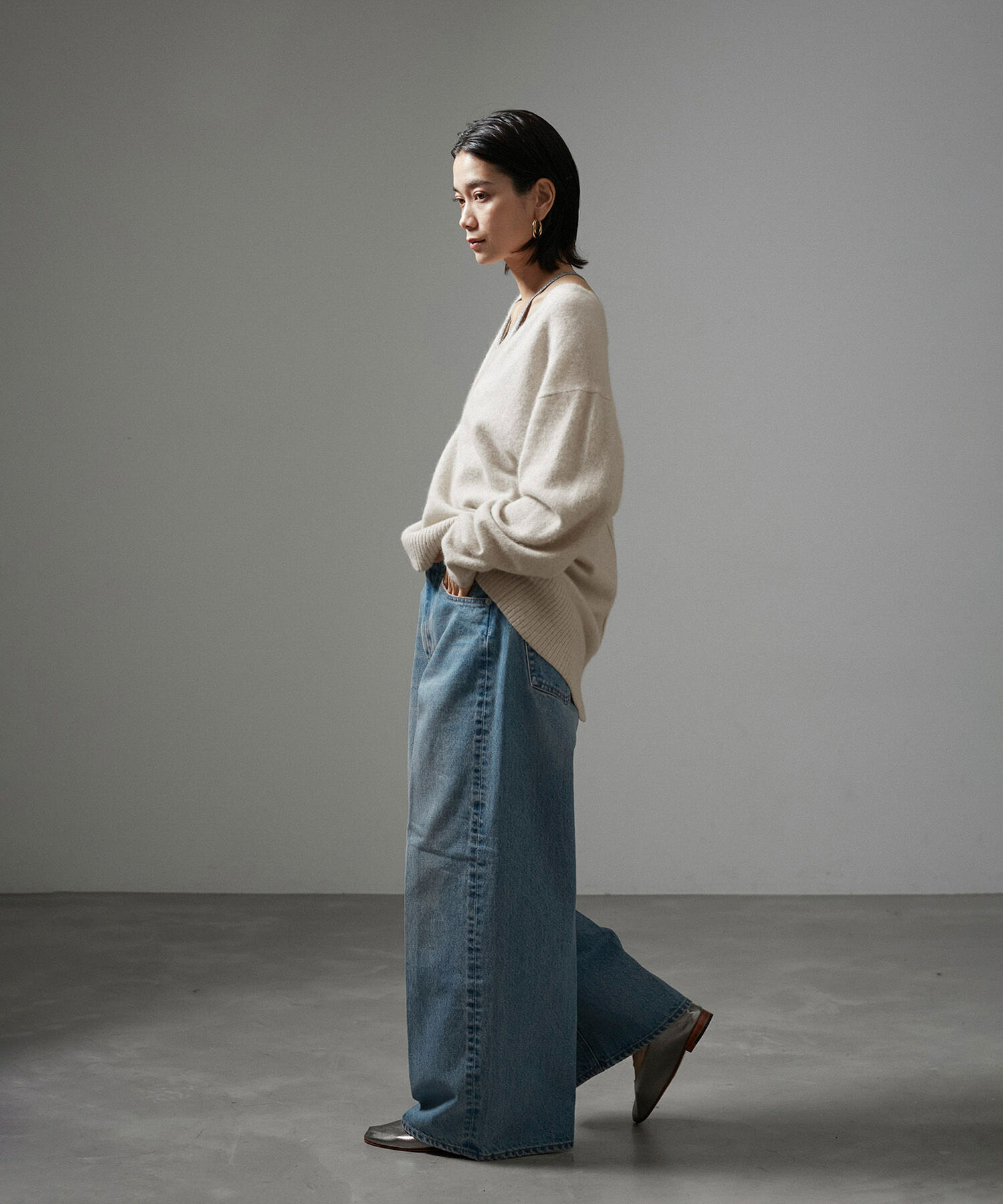 SALON adam et rope'「【セットアップ対応】FOX WOOLラメニットディープVネックプルオーバー」|ニット・セーター|