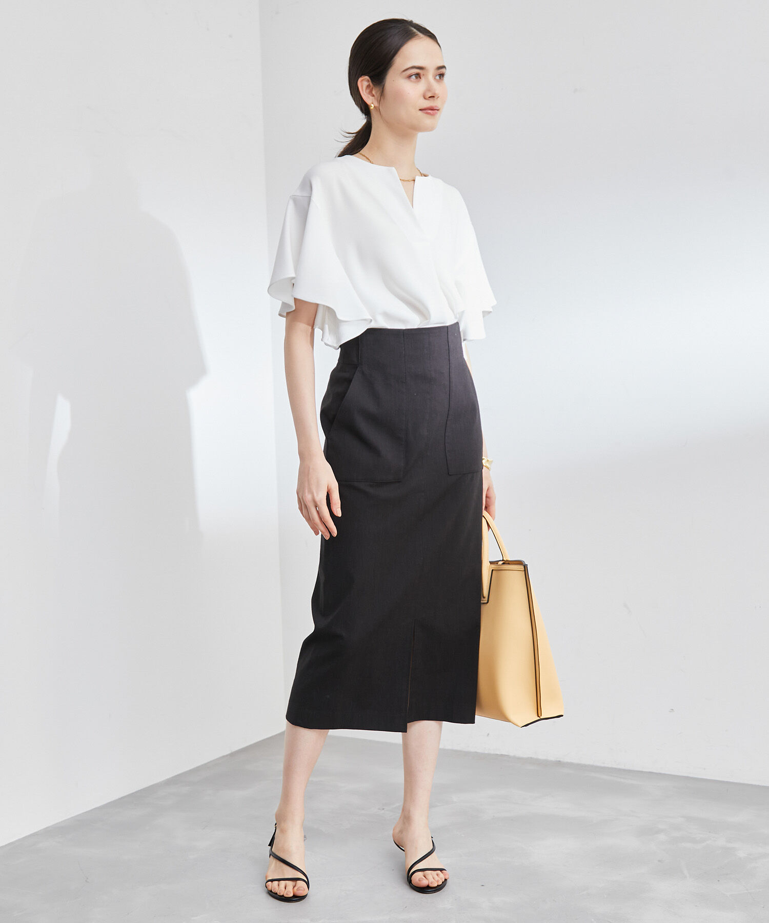 ROPE「【洗える】バックサテンジョーゼットラッフルスリーブブラウス」|シャツ・ブラウス|