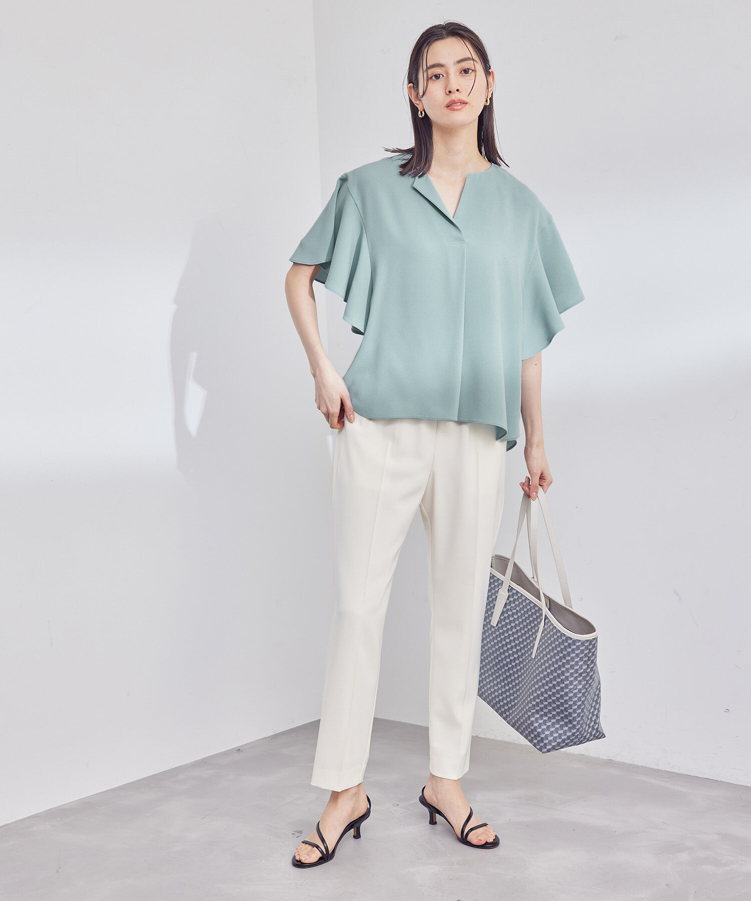 ROPE「【洗える】バックサテンジョーゼットラッフルスリーブブラウス」|シャツ・ブラウス|