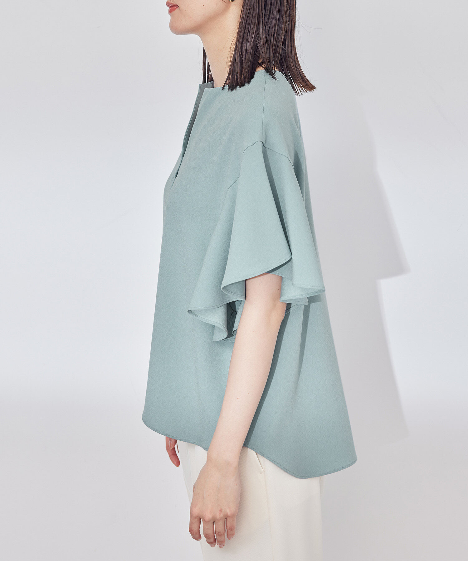 ROPE「【洗える】バックサテンジョーゼットラッフルスリーブブラウス」|シャツ・ブラウス|