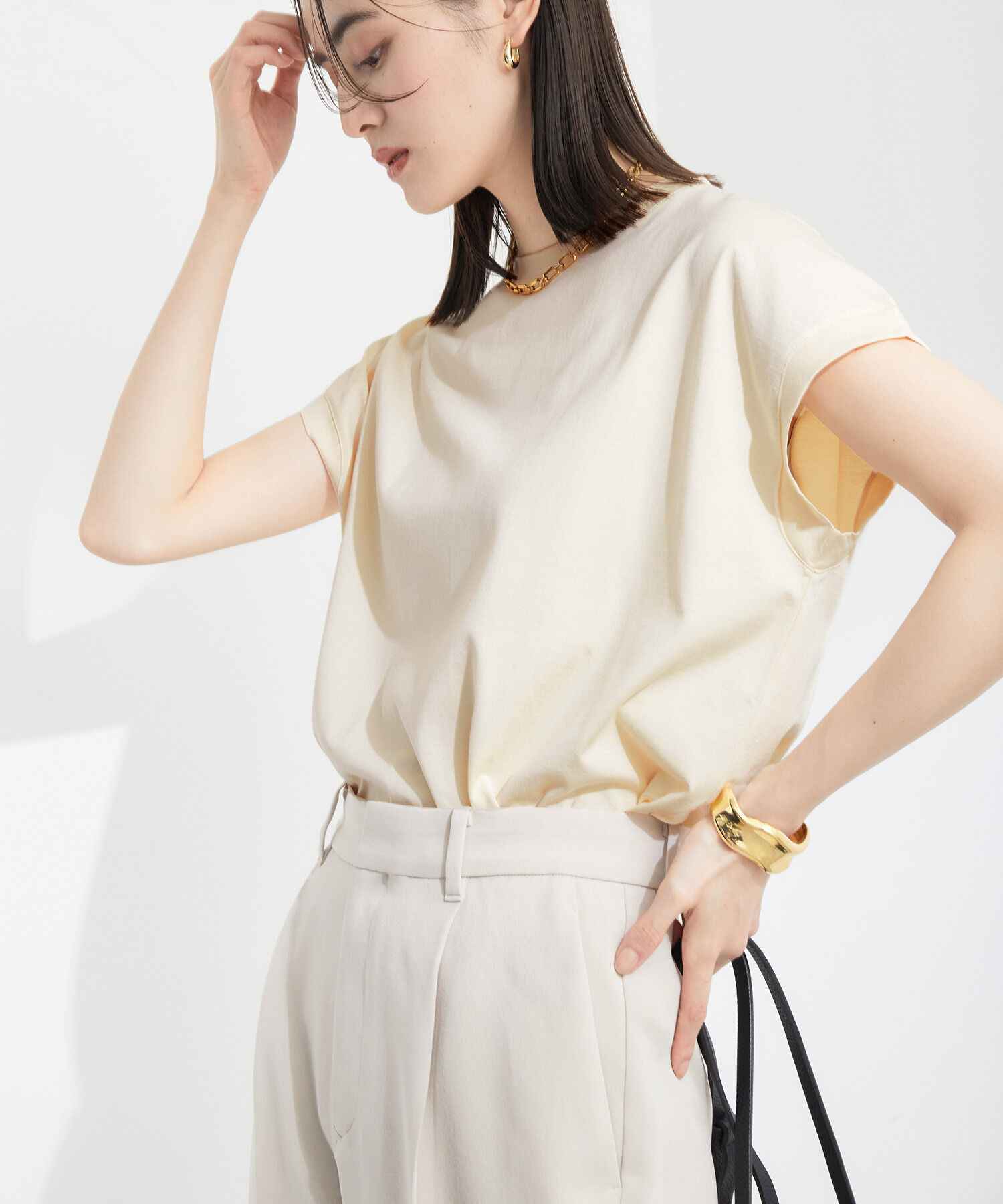 ROPE「【新色追加】【洗える】アームレットキャップスリーブTシャツ」|Tシャツ・カットソー|クリーム(83)