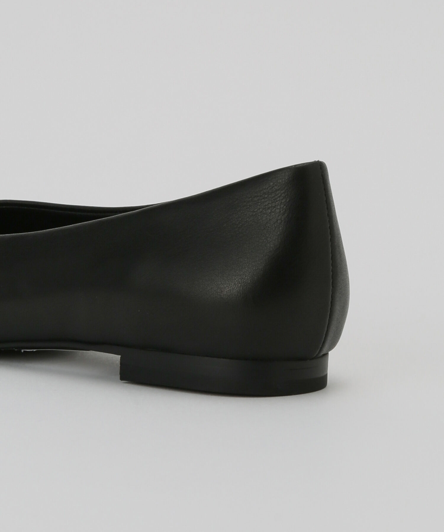 ROPE「【雑誌掲載】リアルレザーチェーンモチーフフラットパンプス」|パンプス|