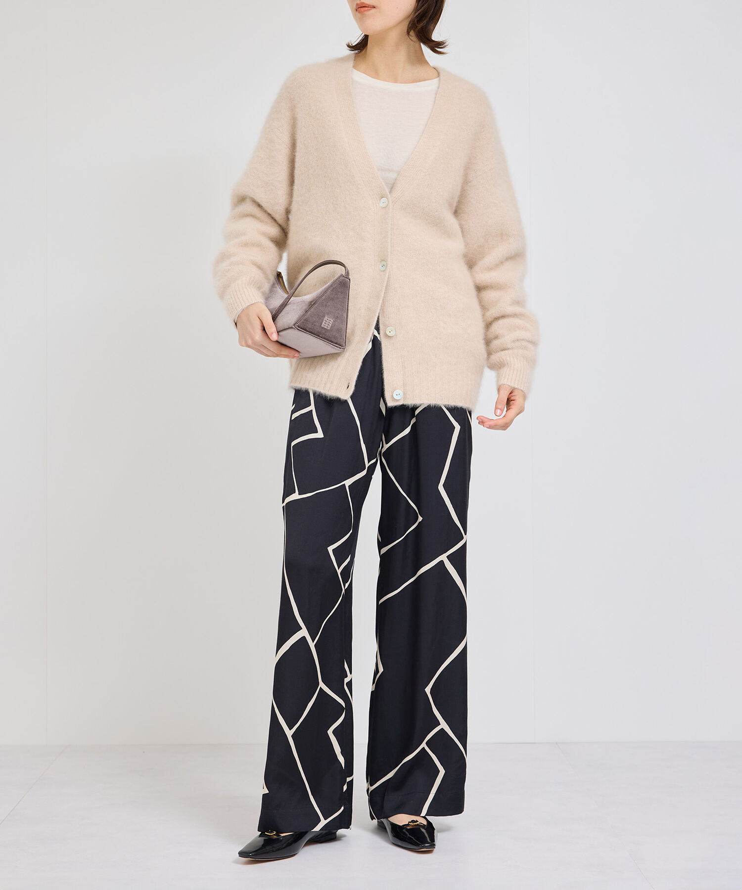 ROPE「フォックスラクーンVネックカーディガン」|カーディガン|