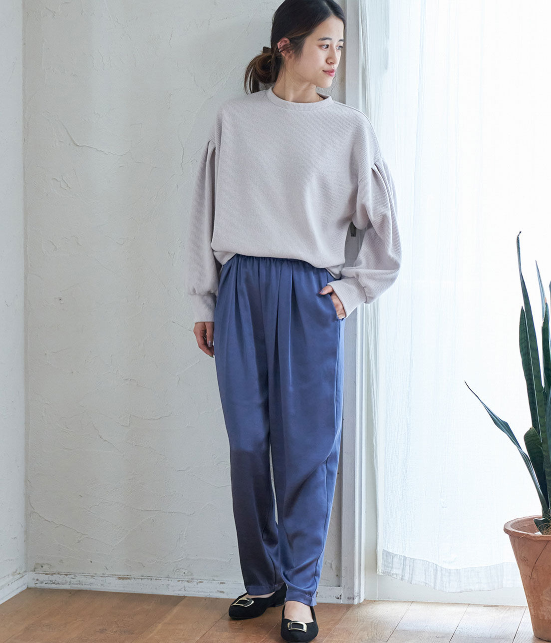 VIS「厚手サテンリラックステーパードパンツ」|その他|