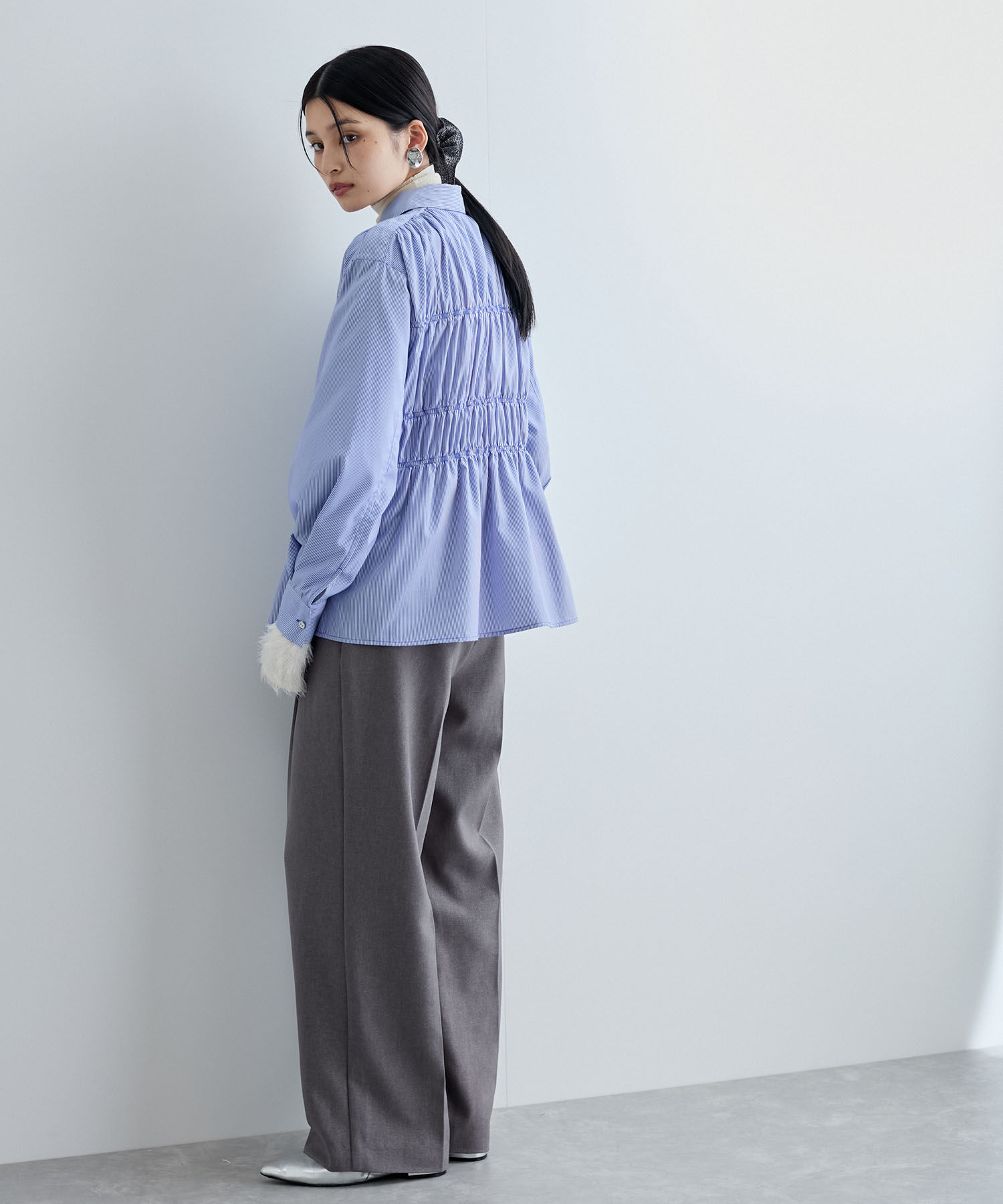 VIS「【洗える】シャーリングデザインシャツ」|シャツ・ブラウス|