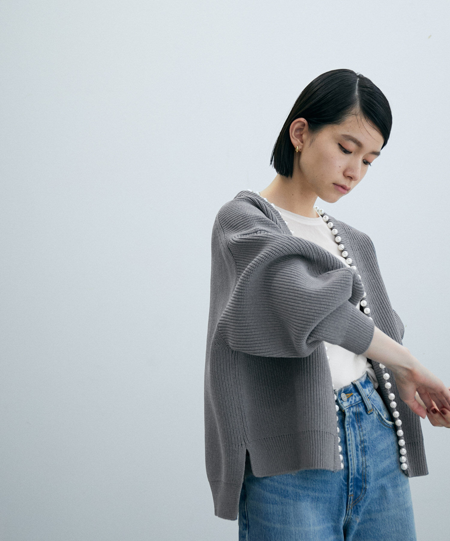 ADAM ET ROPE'「〈追加〉【サステナブル】パール付きカーディガン」|カーディガン|