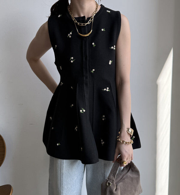  「【WEB限定】刺繍スポンジニットベスト」|ベスト・ジレ|