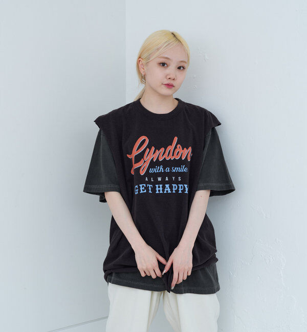  「【WHIMSIC/新色追加】ロゴプリントスリーブレスTシャツ」|キャミソール|