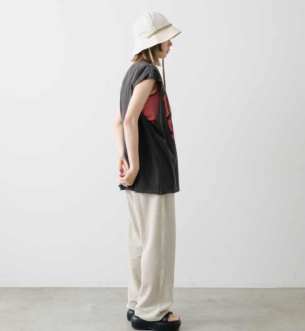  「【WHIMSIC/新色追加】ロゴプリントスリーブレスTシャツ」|キャミソール|