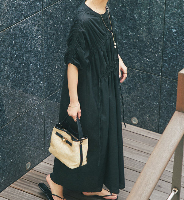  「《着るだけで様になる》シャーリングワンピース」|その他|
